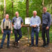 Claus Mayr, Dr. Manfred Aletsee, Prof. Karl-Heinz Erdmann und Stefan Ast am Eingang des Freyenter Walds
